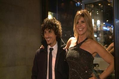 Arancha de Benito celebra su cumpleanos rodeada de amigos y de su hija Zayra Parte 1